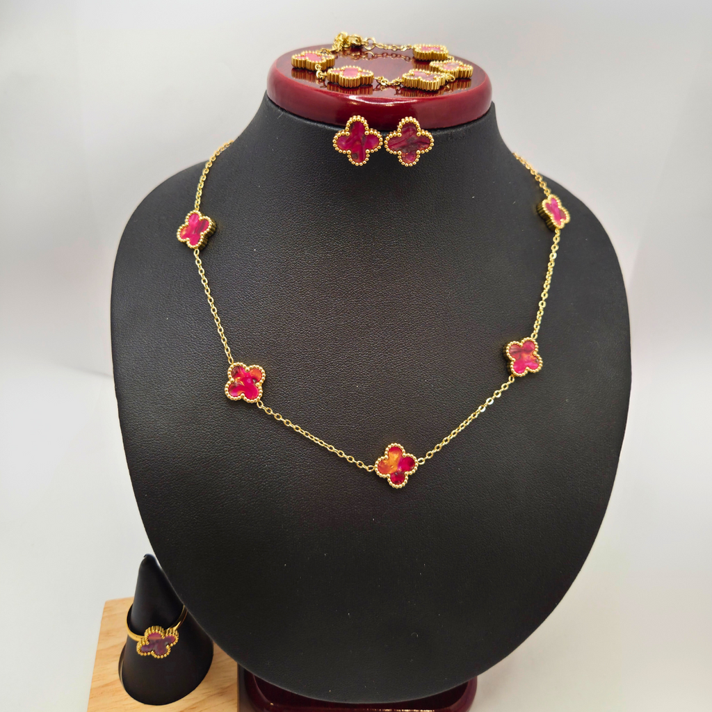 Conjunto Completo de Acero Chapado en Oro de 18K 100% con Tréboles Rojos