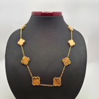 Collar de Trébol Dorados con Patrón Grabado 100% Acero Bañado en Oro 18K