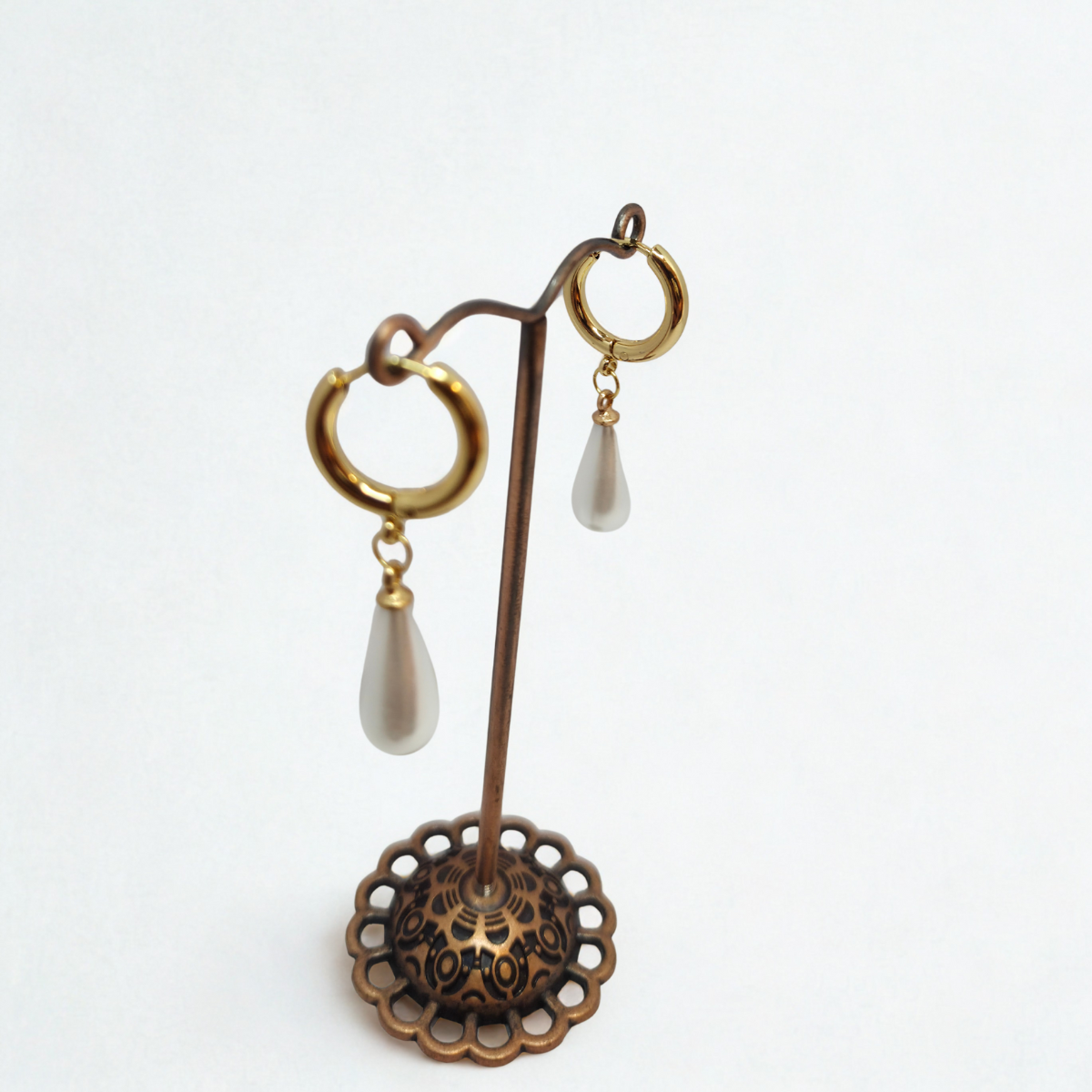 Pendientes de Aro con Perla en Forma de Gota - 100% Acero Bañado en Oro 18K