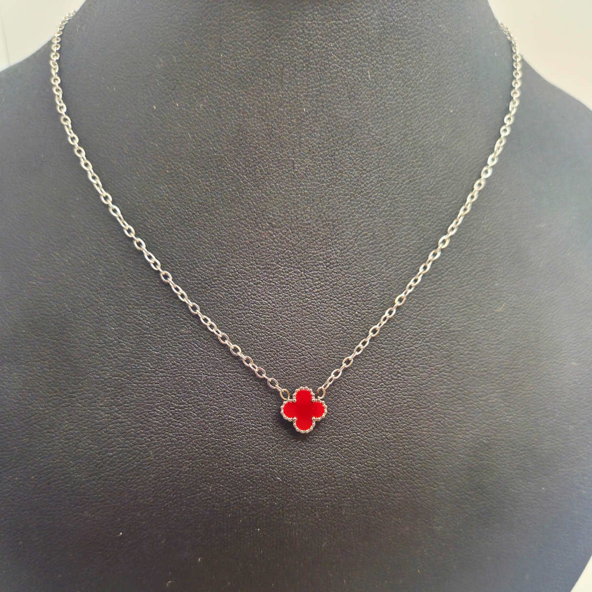 Conjunto de Joyería Trébol Rojo 100% Acero Inoxidable Color Plata