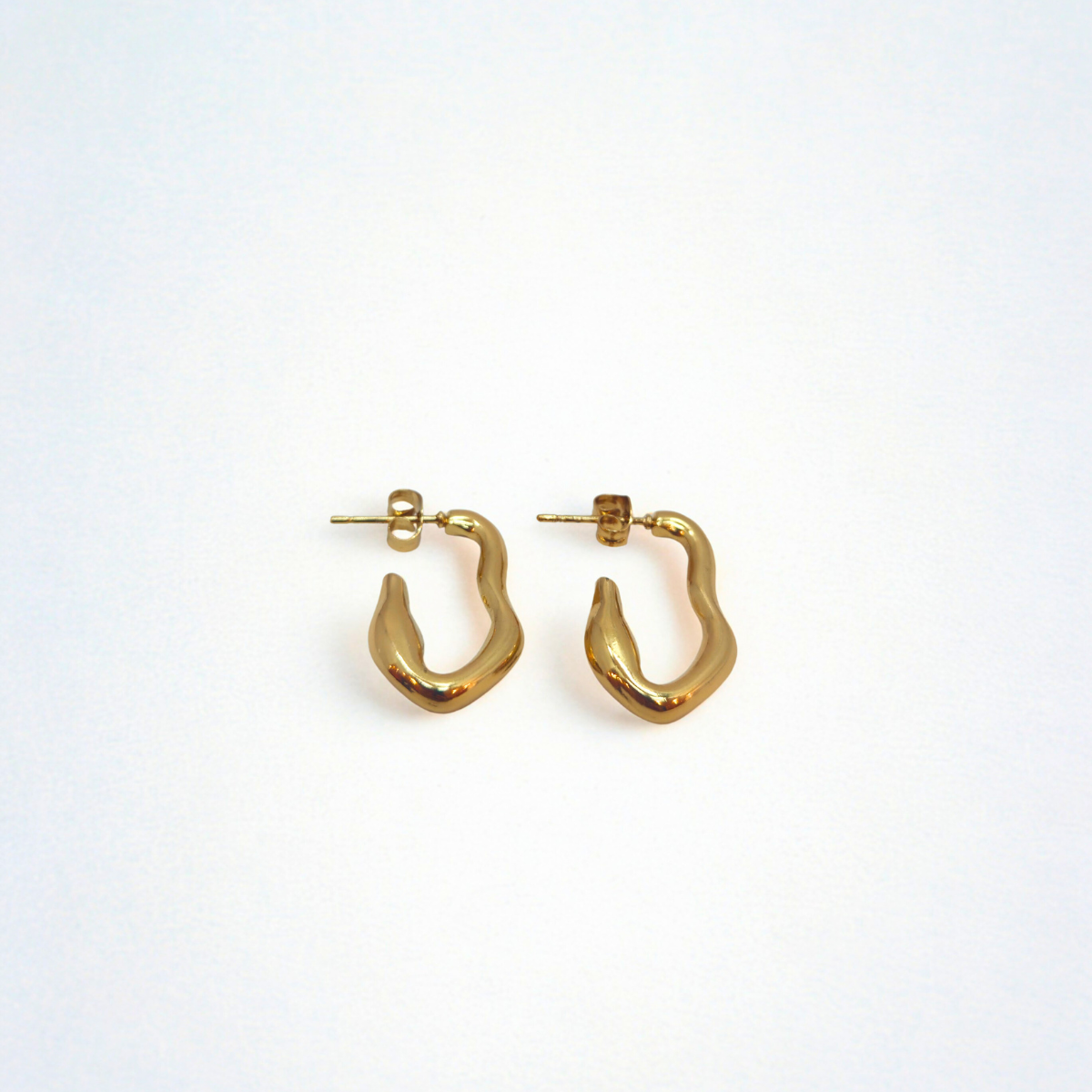 Pendientes Ondulados Irregulares 100% Acero Bañado en Oro 18K