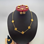 Conjunto de Joyería Trébol Texturizado 100% Acero Bañado en Oro 18K