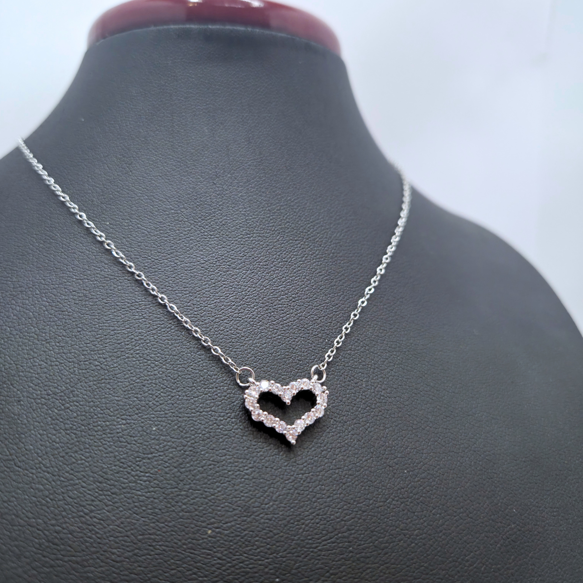 Collier 100 % acier inoxydable avec pendentif cœur en zircone