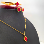 Conjunto Completo Trébol de la Suerte Rojo - Acero Bañado en Oro 18K