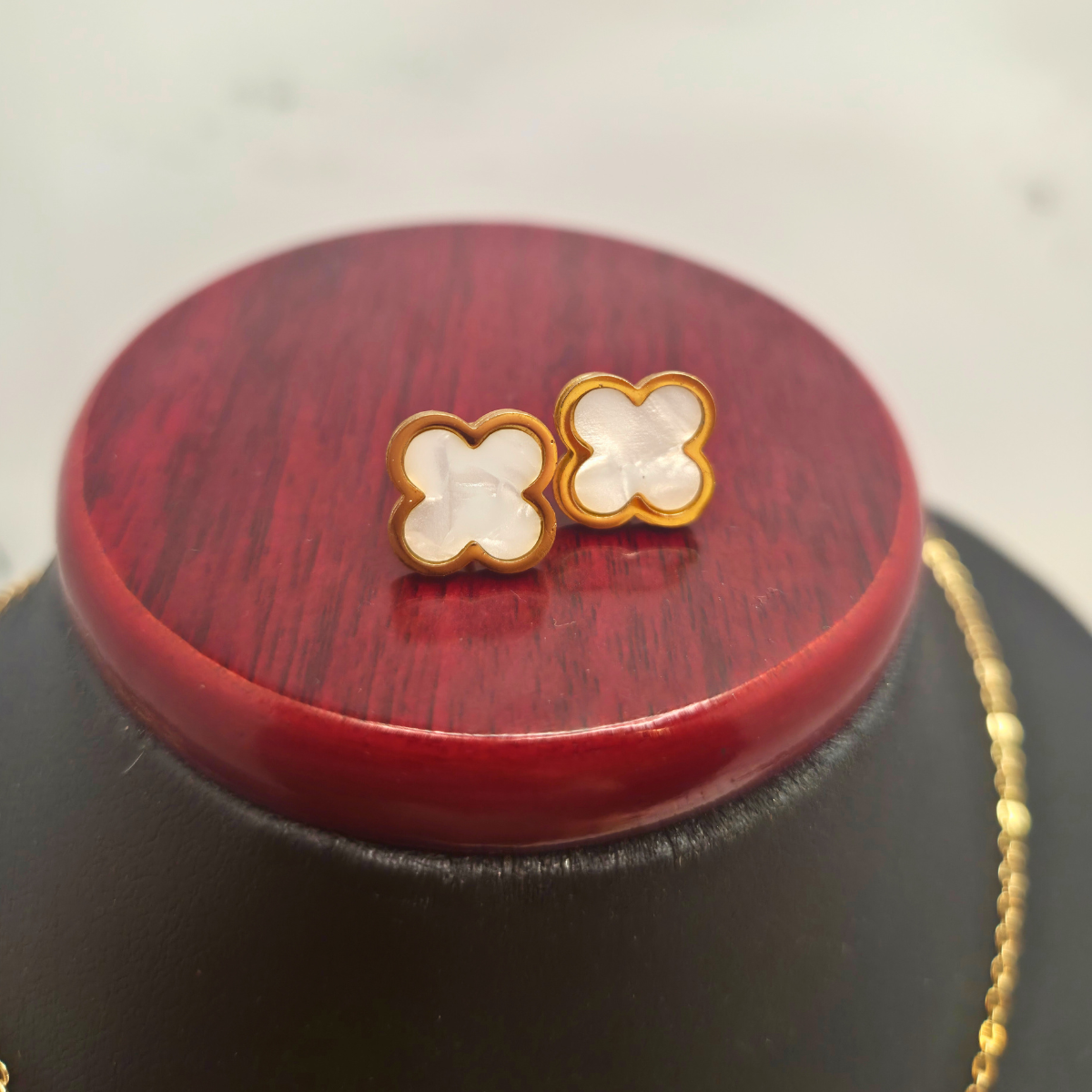 Conjunto de Joyería Trébol Blanco Nácar 100% Acero Bañado en Oro 18K