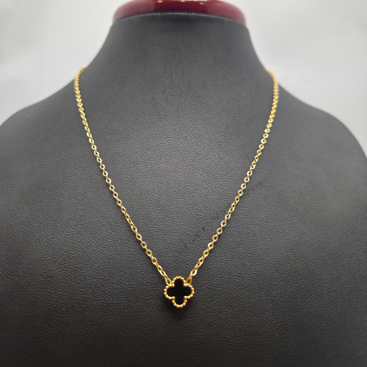 Conjunto de Joyería Trébol Negro 100% Acero Bañado en Oro 18K