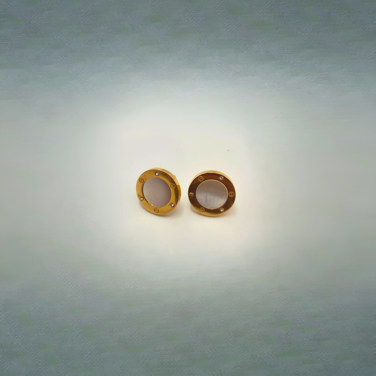 Conjunto de Collar y Pendientes Redondos 100% Acero Bañado en Oro 18K