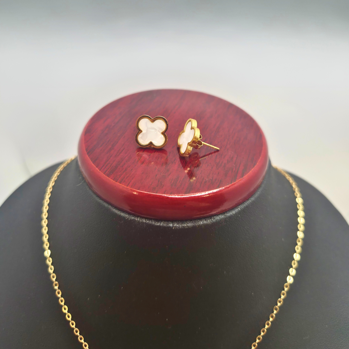 Conjunto de Joyería Trébol Blanco Nácar 100% Acero Bañado en Oro 18K