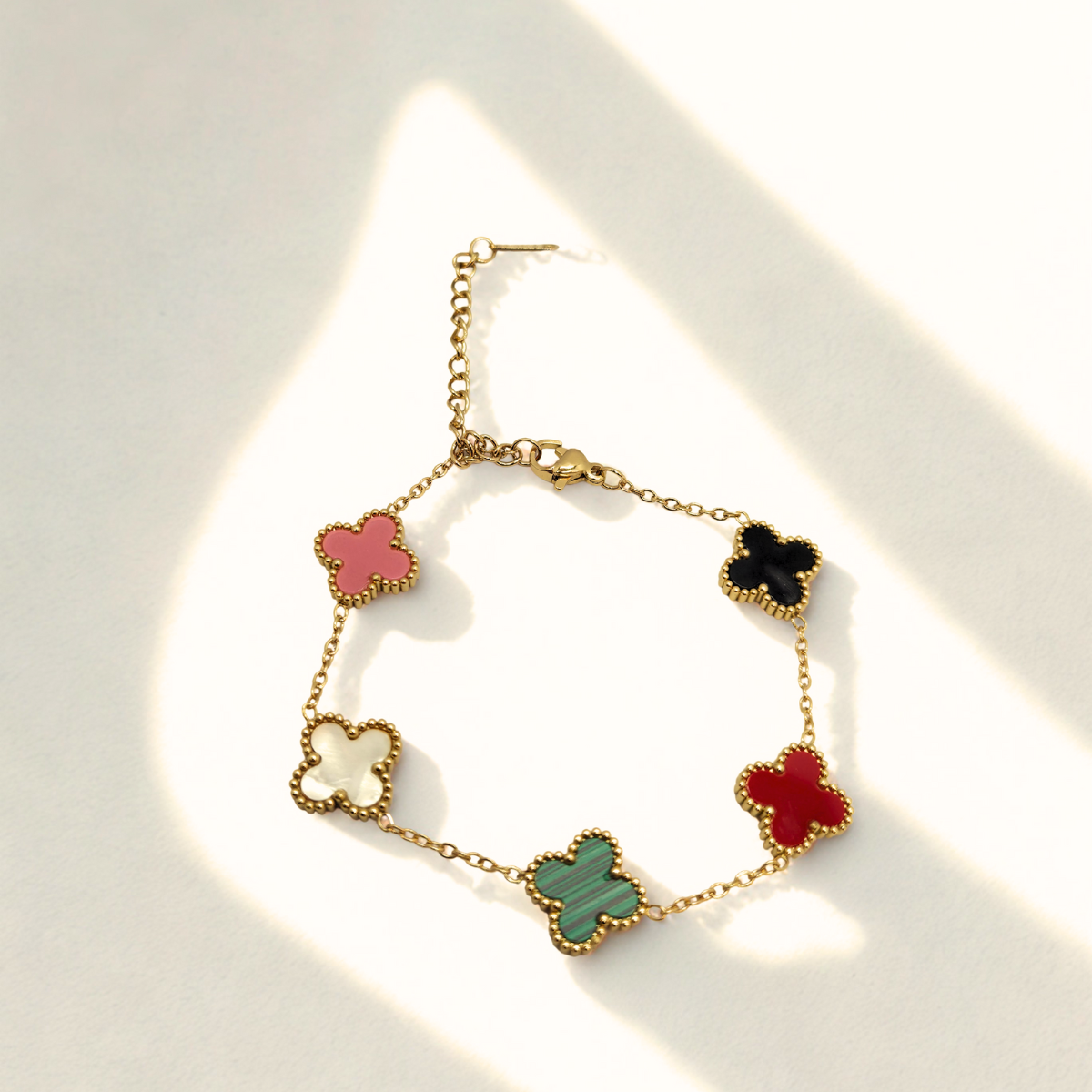 Lujo de Tréboles de Cuatro Hojas Multicolores (Collar, Pendientes, Pulsera y Anillo Free Size ) - 100% Acero Bañado en Oro 18K