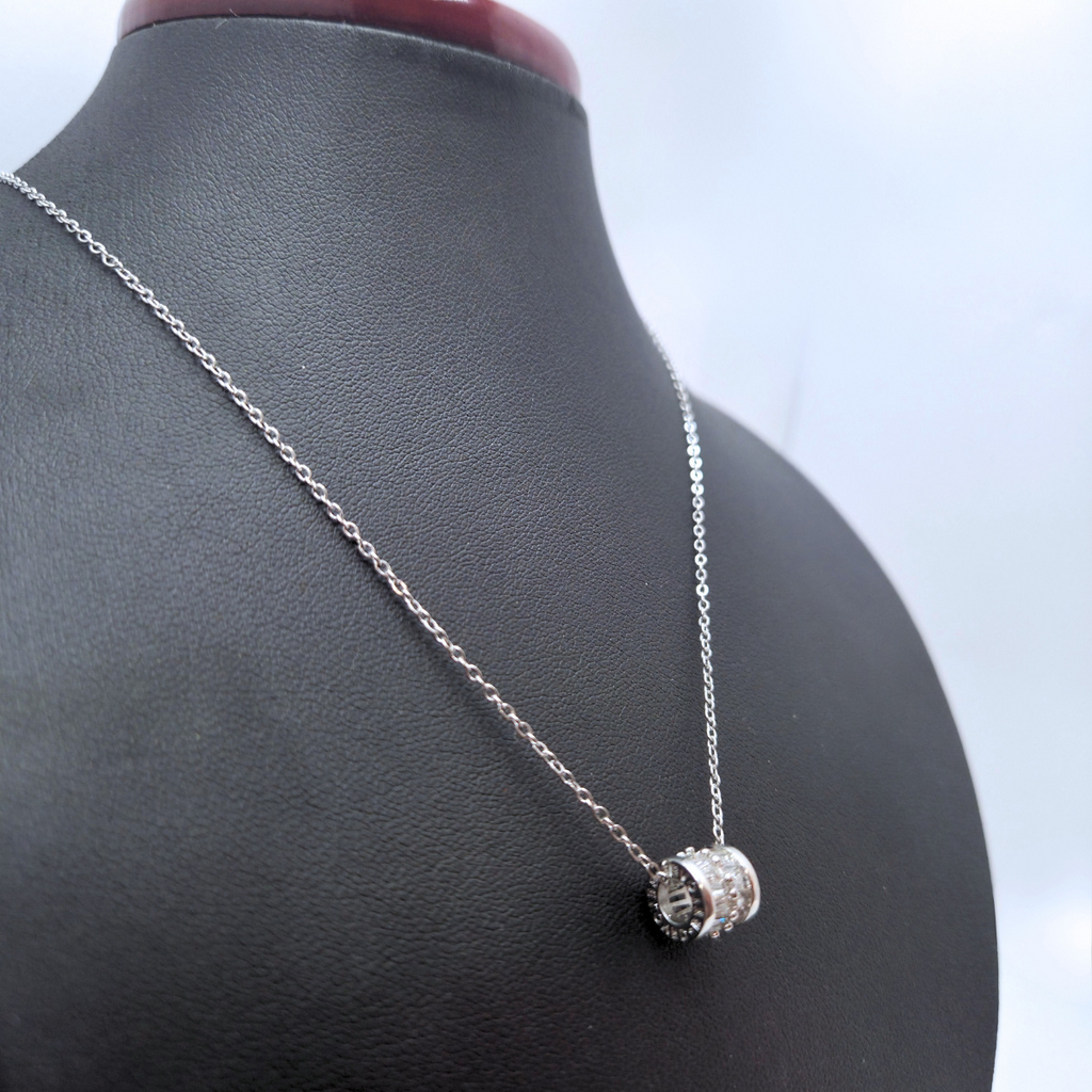 Collier 100 % acier inoxydable avec pendentif cylindrique en zircone (or ou argent)