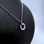 Conjunto de Joyería Círculo con Detalles de Tornillo y Circonitas 100% Acero Inoxidable Color Plata