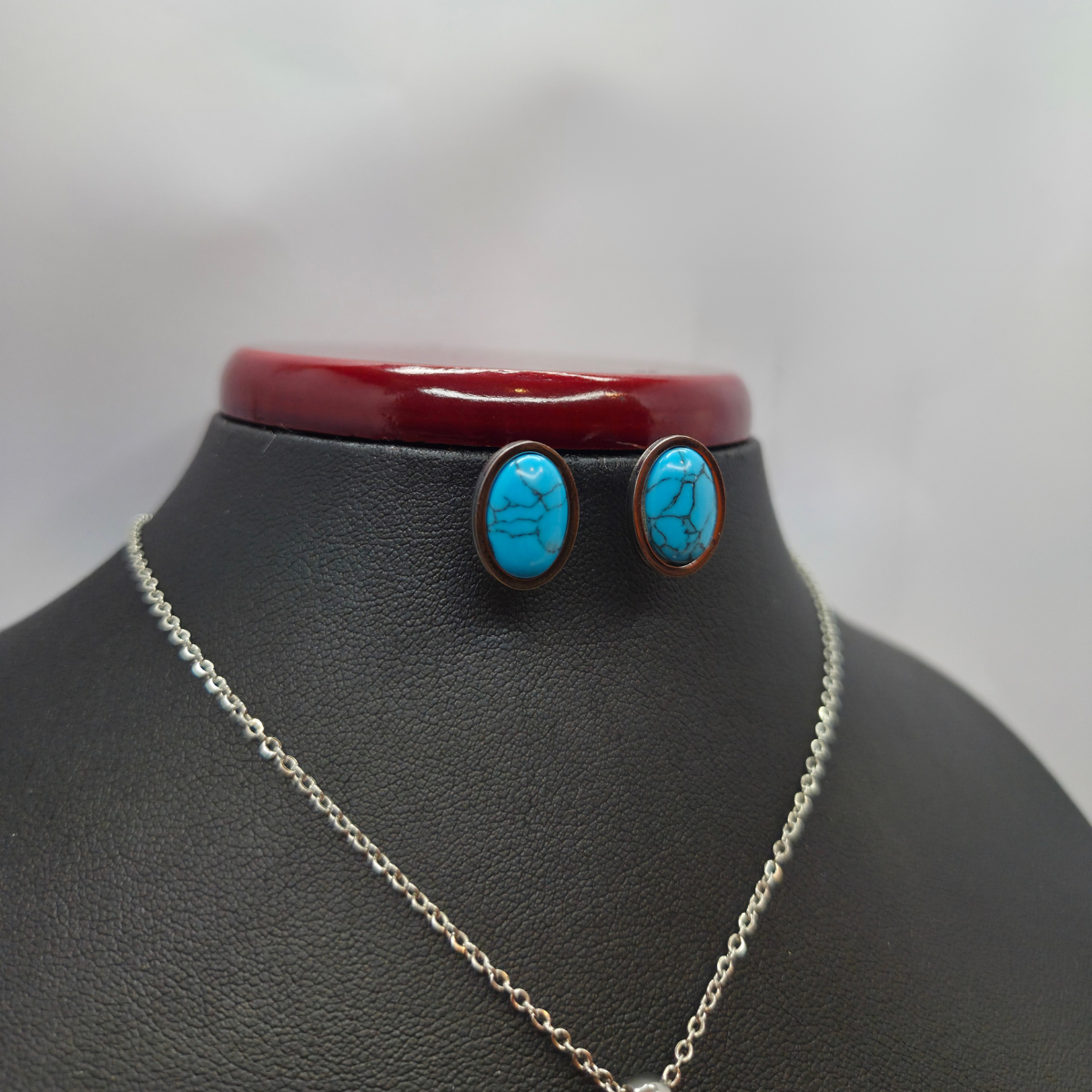 Conjunto de Joyas con Turquesa Reconstituida - Pendientes y Collar 100% Acero Bañado en Plata