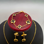 Conjunto Elegante Corazón Negro - Acero Bañado en Oro 18K