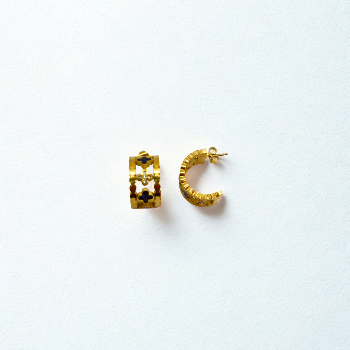 Conjunto Lujo de Diseño Geométrico (Collar, Pendientes y Pulsera) - 100% Acero Bañado en Oro 18K