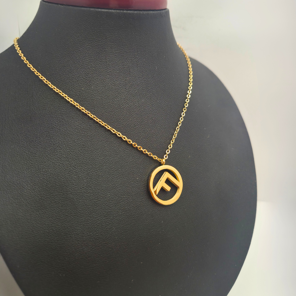 Conjunto de Joyería Diseño Doble Letra Entrelazada 100% Acero Bañado en Oro 18K