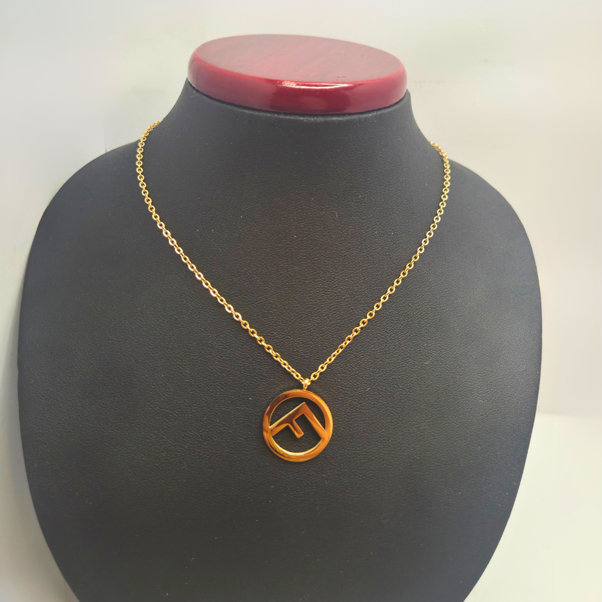 Conjunto de Joyería Diseño Doble Letra Entrelazada 100% Acero Bañado en Oro 18K