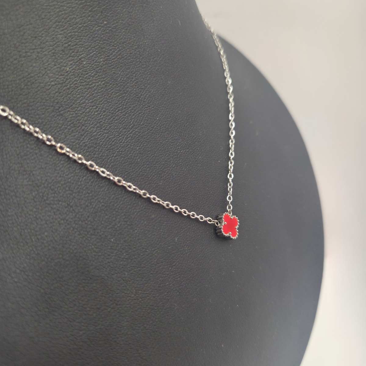 Conjunto de Joyería Trébol Rojo 100% Acero Inoxidable Color Plata