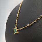 Collar con Colgante de Estrella Verde Malaquita 100% Acero Bañado en Oro 18K
