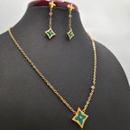 Collar con Colgante de Estrella Verde Malaquita 100% Acero Bañado en Oro 18K