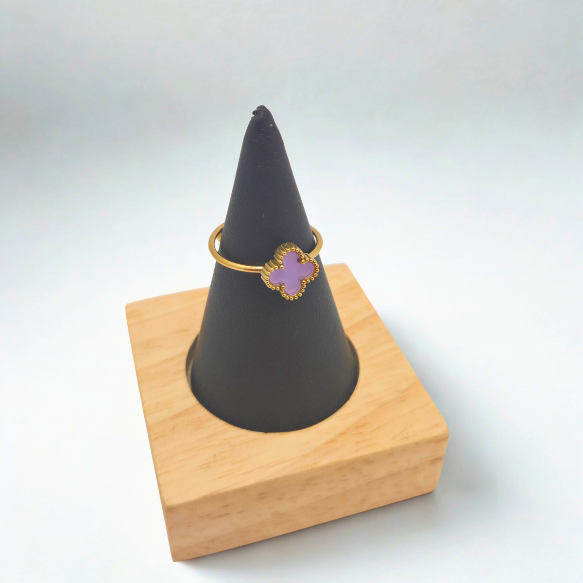Bague en acier plaqué or 18 carats avec trèfle violet style Van Cleef - Taille ajustable