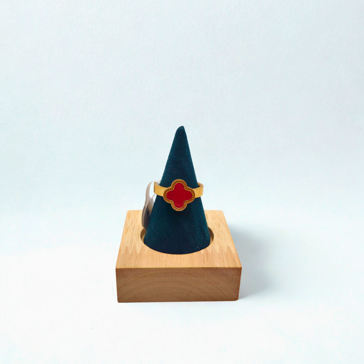 Bague Trèfle Rouge avec garniture en perles, 100 % acier plaqué or 18 carats