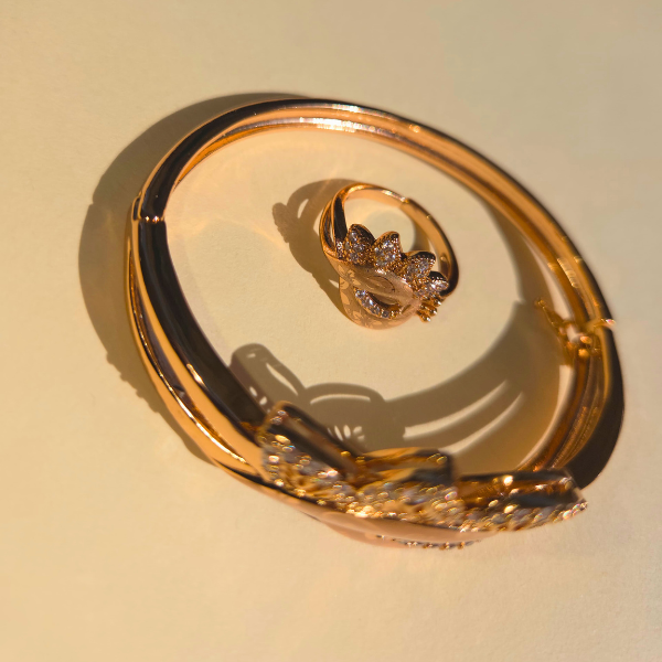 Ensemble bracelet et bague fleur de lotus - 100 % acier plaqué or 18 carats